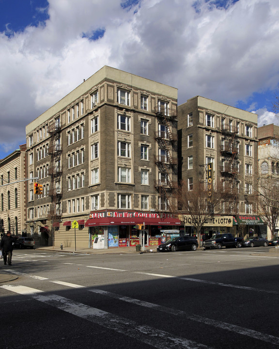 1902 Seventh Ave in New York, NY - Building Photo