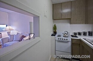 1455 Commonwealth Ave in Boston, MA - Building Photo