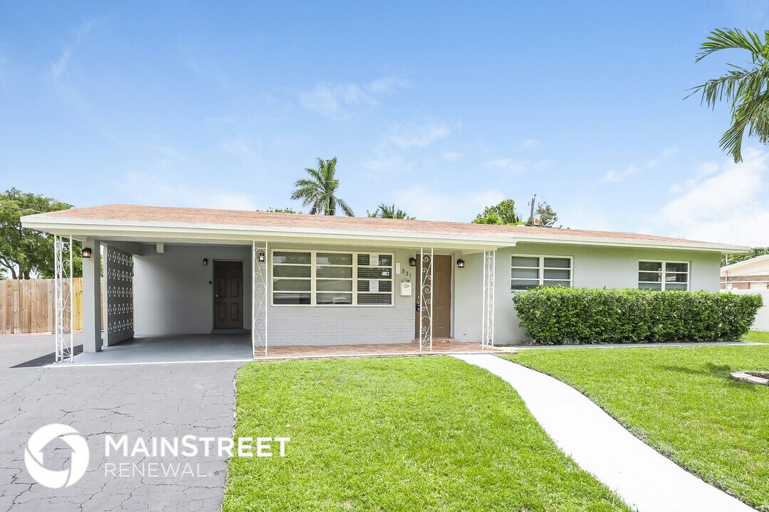 331 SW 64th Way in Pembroke Pines, FL - Foto de edificio