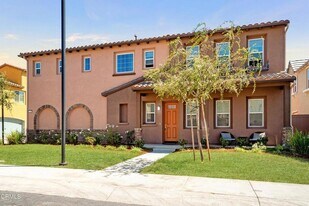 1560 Thorpe Trl in Oxnard, CA - Building Photo