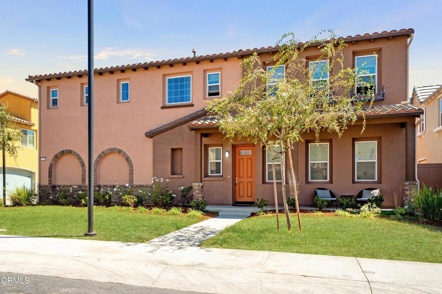 1560 Thorpe Trl in Oxnard, CA - Foto de edificio