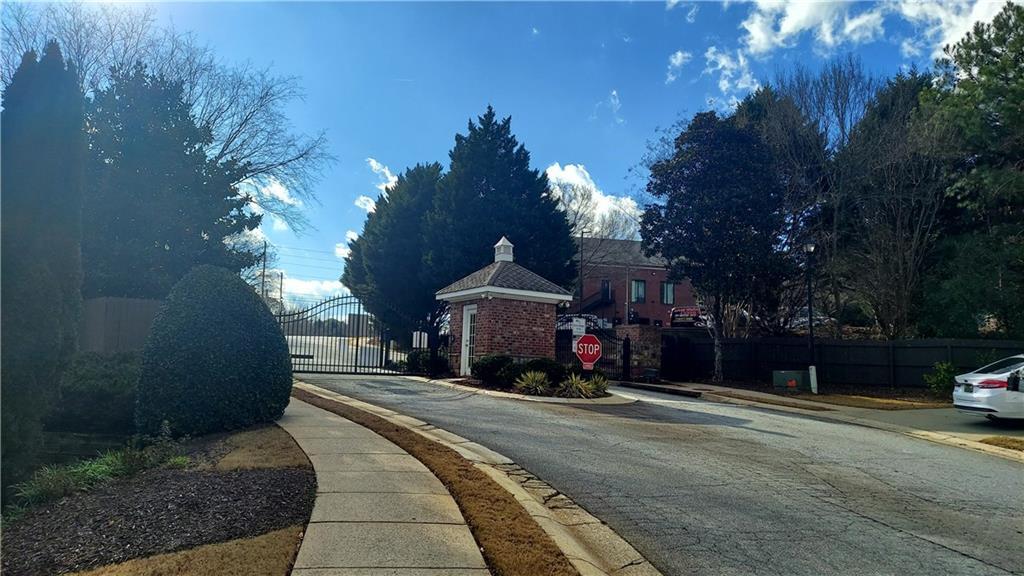 1964 Woodland Park Cir in Lawrenceville, GA - Building Photo