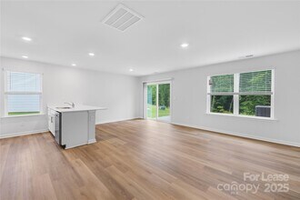 5150 Hyrule Dr in Charlotte, NC - Building Photo - Building Photo