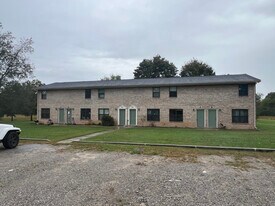 114 Garden St in Estill Springs, TN - Building Photo