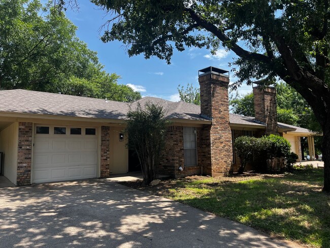 property at 623 Overlook Ct
