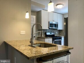 5929 Edgehill Ct in Alexandria, VA - Building Photo - Building Photo