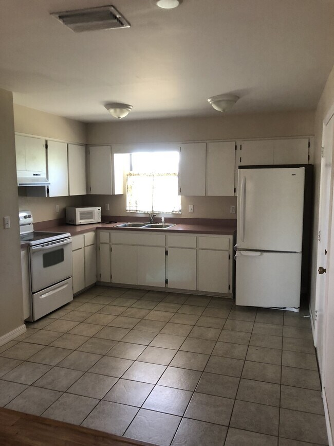 519 NE 3rd St in Chiefland, FL - Building Photo - Building Photo
