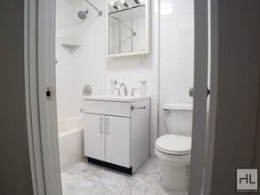 EAST 49 STREET, Unit 4A in New York, NY - Building Photo - Building Photo