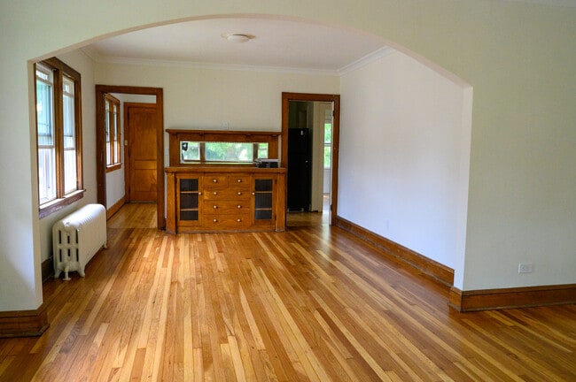 4225 Emerson Ave N, Unit 4225 Emerson Ave. N