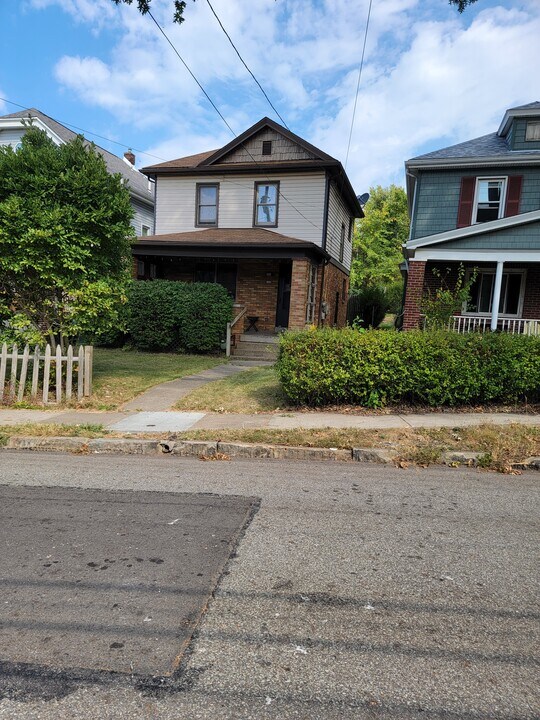 105 Lacrosse St in Pittsburgh, PA - Foto de edificio
