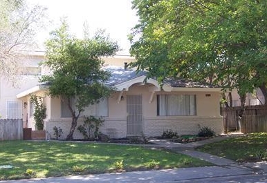 932 Dornajo Way in Sacramento, CA - Foto de edificio