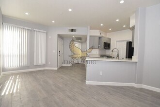 7155 S Durango Dr in Las Vegas, NV - Building Photo - Building Photo