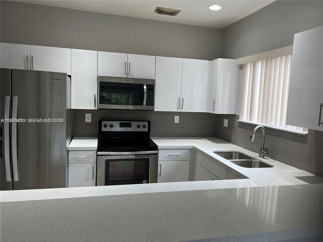 3389 NE 4th St in Homestead, FL - Building Photo - Building Photo