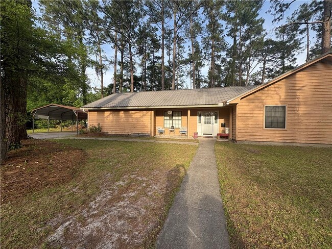 122 Chatford Cir in Brunswick, GA - Building Photo - Building Photo