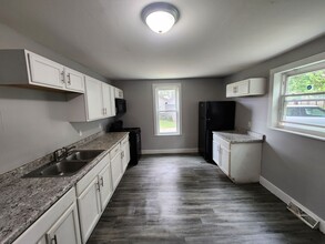 713 14 1/2 St, Unit 713 in Rock Island, IL - Building Photo - Building Photo