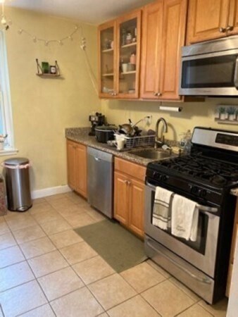 125 Farragut Rd, Unit 2 in Boston, MA - Building Photo - Building Photo