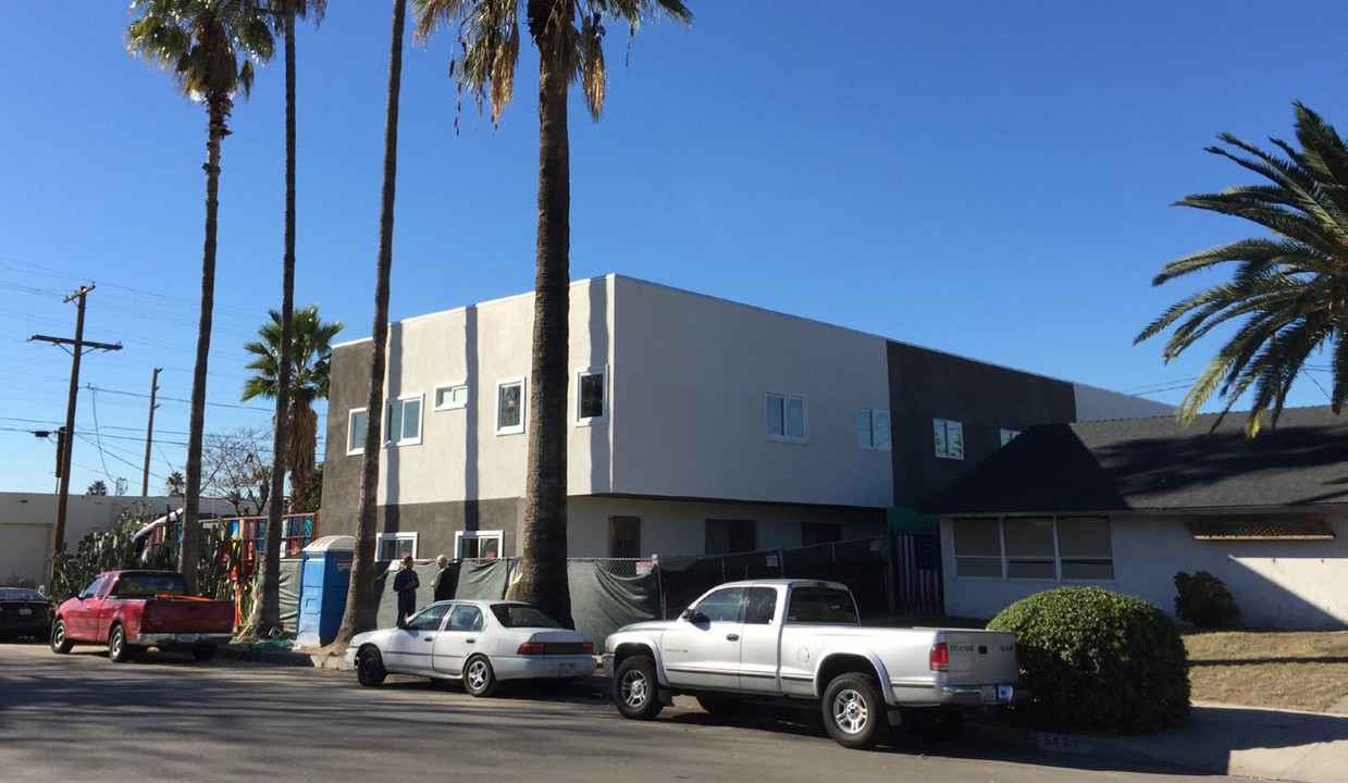 5425 Denny Ave in North Hollywood, CA - Building Photo