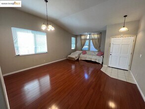 2352 Whitetail Dr in Antioch, CA - Building Photo - Building Photo