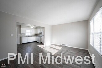 4881 300W in New Palestine, IN - Building Photo - Building Photo