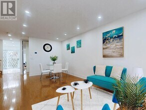 5030 Heatherleigh Ave in Mississauga, ON - Building Photo - Building Photo