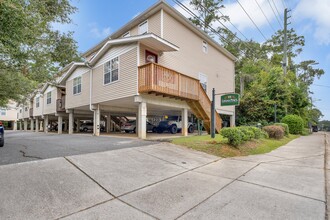 Lipona Pines in Tallahassee, FL - Building Photo - Building Photo