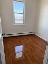 54 Gates Ave in Jersey City, NJ - Building Photo - Building Photo