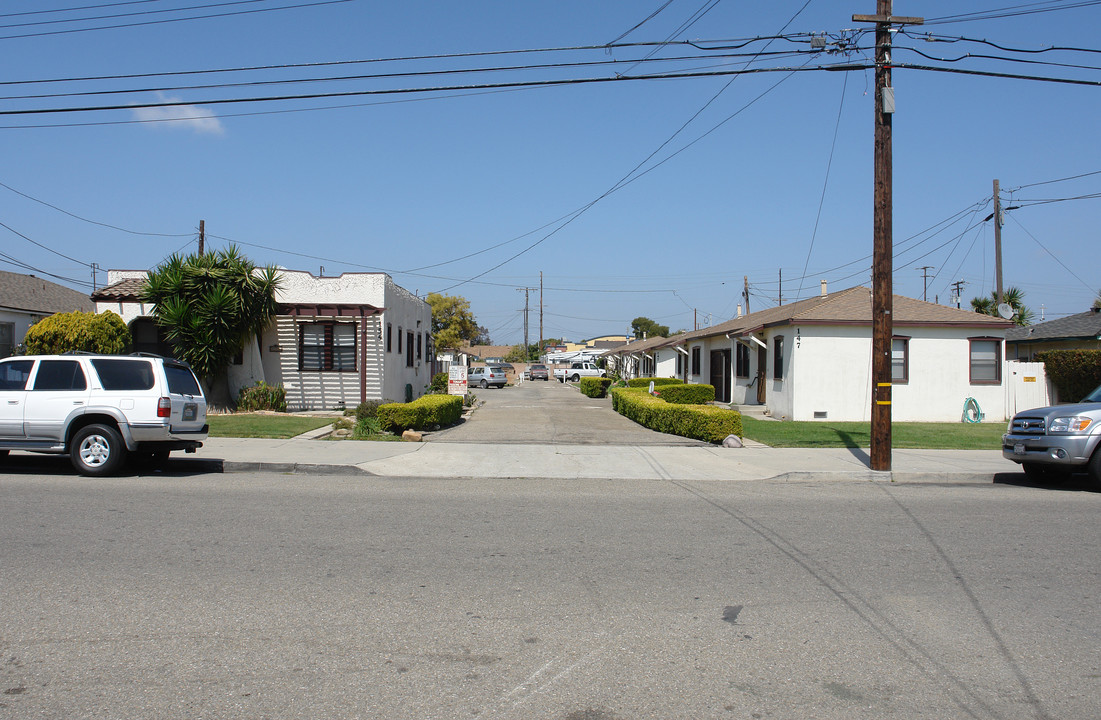 147-155 Wolff St in Oxnard, CA - Building Photo