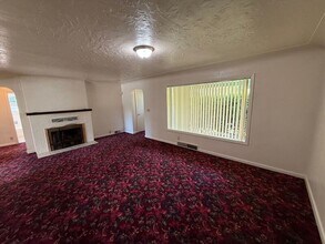 3490 Neef Ave SE in Salem, OR - Building Photo - Building Photo