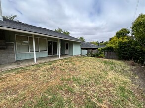 2441 Helena St in San Luis Obispo, CA - Building Photo - Building Photo