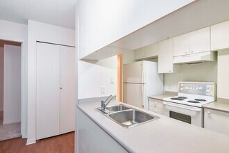 1188 Howe St in Vancouver, BC - Building Photo - Building Photo