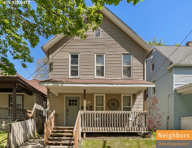 property at 19 Palmer St NW