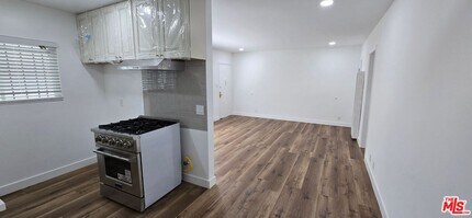 2641 S La Salle Ave in Los Angeles, CA - Building Photo - Building Photo