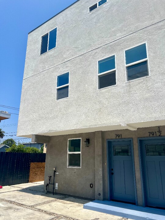 791 E 41st St in Los Angeles, CA - Building Photo