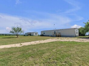 618 Bylerpool Rd in Kingsbury, TX - Building Photo - Building Photo
