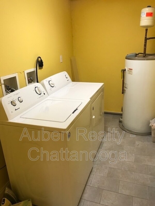 3925 Redding Rd in Red Bank, TN - Building Photo - Building Photo