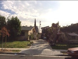 334 Salem St in Glendale, CA - Building Photo