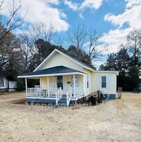 205 East E Street in Erwin, NC - Building Photo