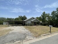 507 Live Oak St in Gatesville, TX - Building Photo - Building Photo