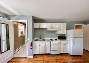 1147 Main St in Leeds, NY - Building Photo - Building Photo