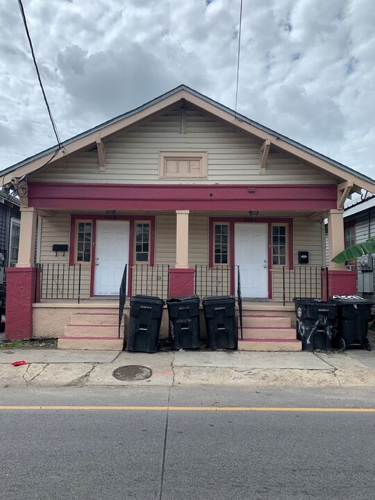 2466 N Claiborne Ave in New Orleans, LA - Building Photo