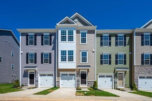 23 Chester Ct in Middletown, MD - Building Photo