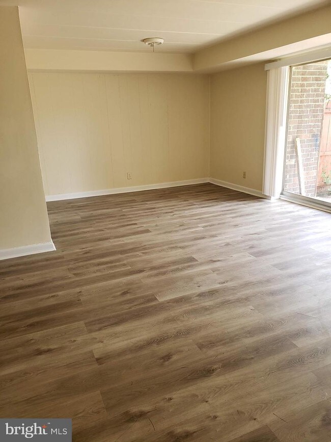 6011 Emerson St-Unit -109 in Bladensburg, MD - Building Photo - Building Photo