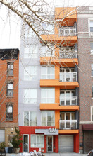 431 Grand St in Brooklyn, NY - Building Photo - Building Photo