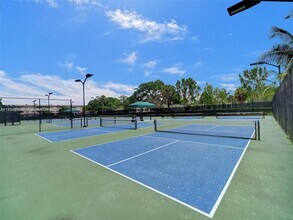 4200 Hillcrest Dr in Hollywood, FL - Building Photo - Building Photo