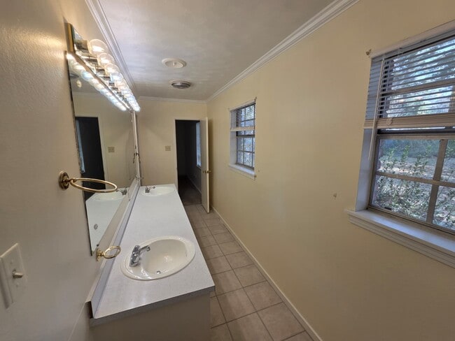 property at 5911 Lake Trace Cir