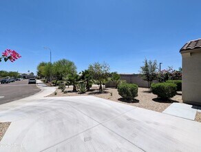 6952 W Golden Ln in Peoria, AZ - Building Photo - Building Photo