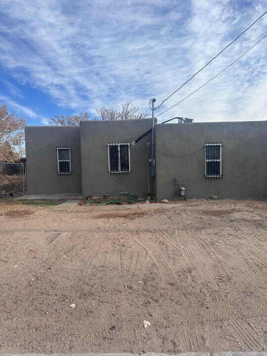 3509 Cypress Dr SW in Albuquerque, NM - Building Photo