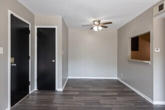 Emerald Crossing in St. Louis, MO - Foto de edificio - Interior Photo