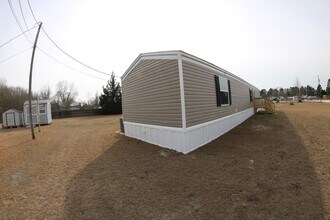 7017 Ottis Ln in Parkton, NC - Building Photo - Building Photo