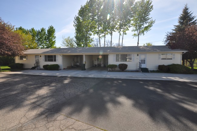 Downtown Living Units in Baker City, OR - Foto de edificio - Building Photo